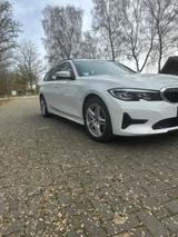 BMW 320d/xDrive/G21/Touring/TeilLeder/AppleCarPlay - BMW mit Diesel-Antrieb: Weiß, Teilleder, Kombi