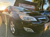 Opel Astra J Sports Tourer Edition 1,6 Benzin TÜV NEU - Opel Astra aus 2010: 1.6