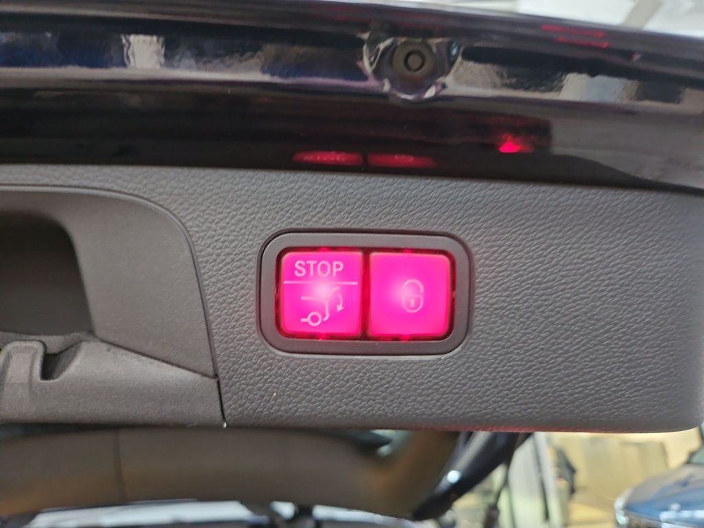 Fahrzeugabbildung Mercedes-Benz GLC 300 e 4M AMG Night Distronic+ Pano HUD 360°