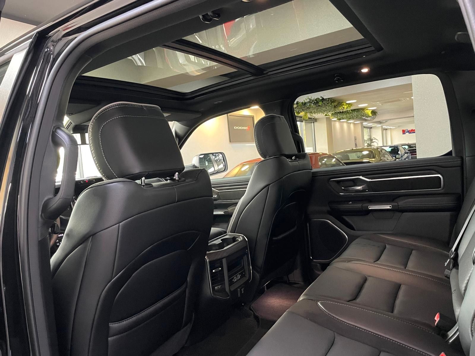 Fahrzeugabbildung Dodge 2025 LARAMIE SPORT 3.0L HURRICANE-BAK REV.-VFW