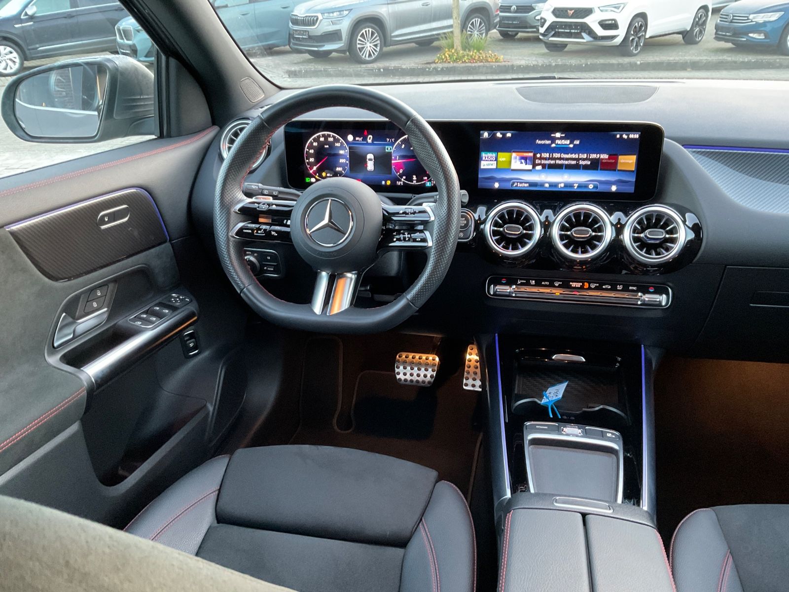 Fahrzeugabbildung Mercedes-Benz GLA 200 d DCT,AMG,AHK,Kamera,Multibeam,Distronic