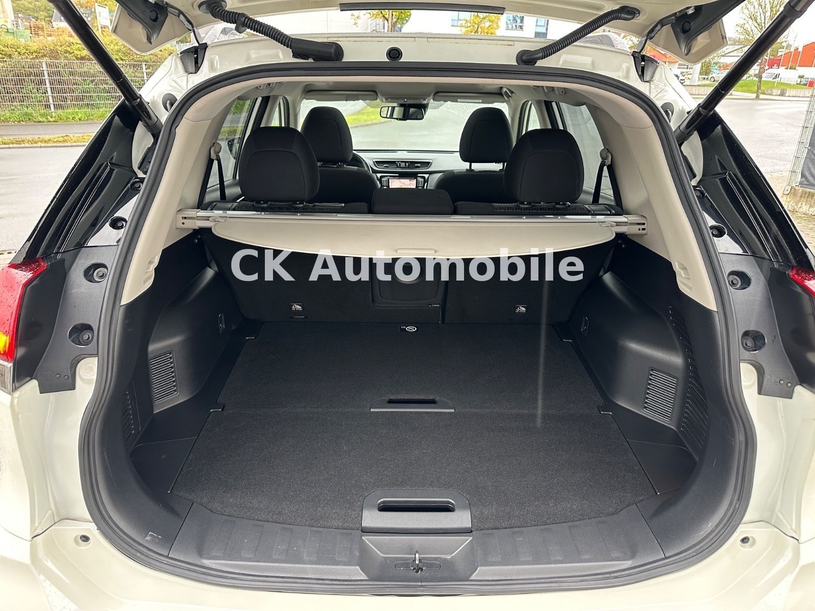 Fahrzeugabbildung Nissan X-Trail N-Design 1.3 DIG-T/Navi/Pano/LED/360°Kam