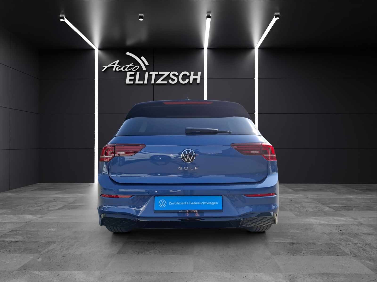 Fahrzeugabbildung Volkswagen Golf VIII TSI R-Line LED APP AID ACC RFK SH LHZ