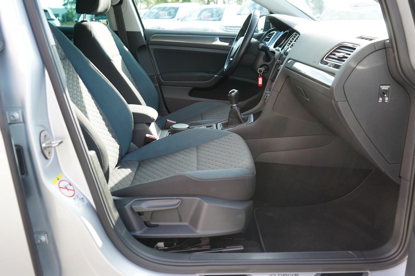 Volkswagen Golf VII 1.0 IQ Drive ACC Totwinkel Sitzheizung