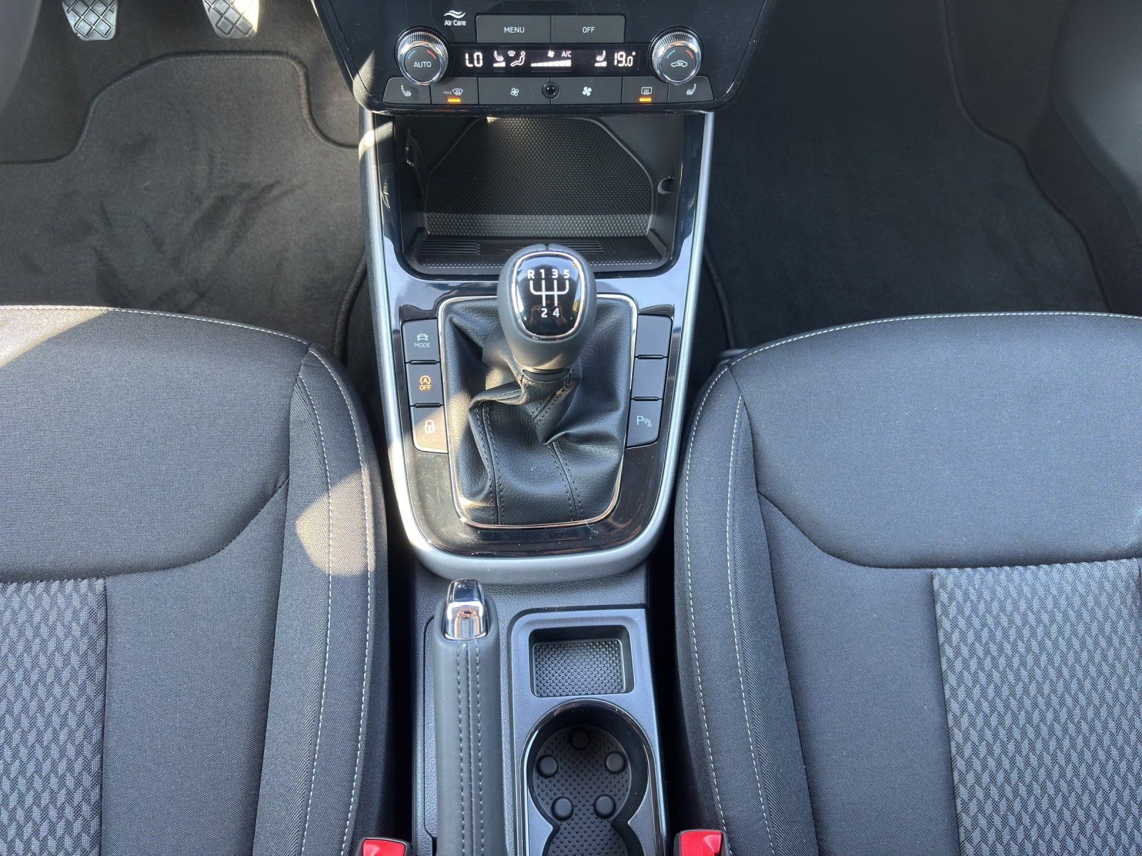 Fahrzeugabbildung SKODA Fabia Tour 1,0 TSI 70 kW