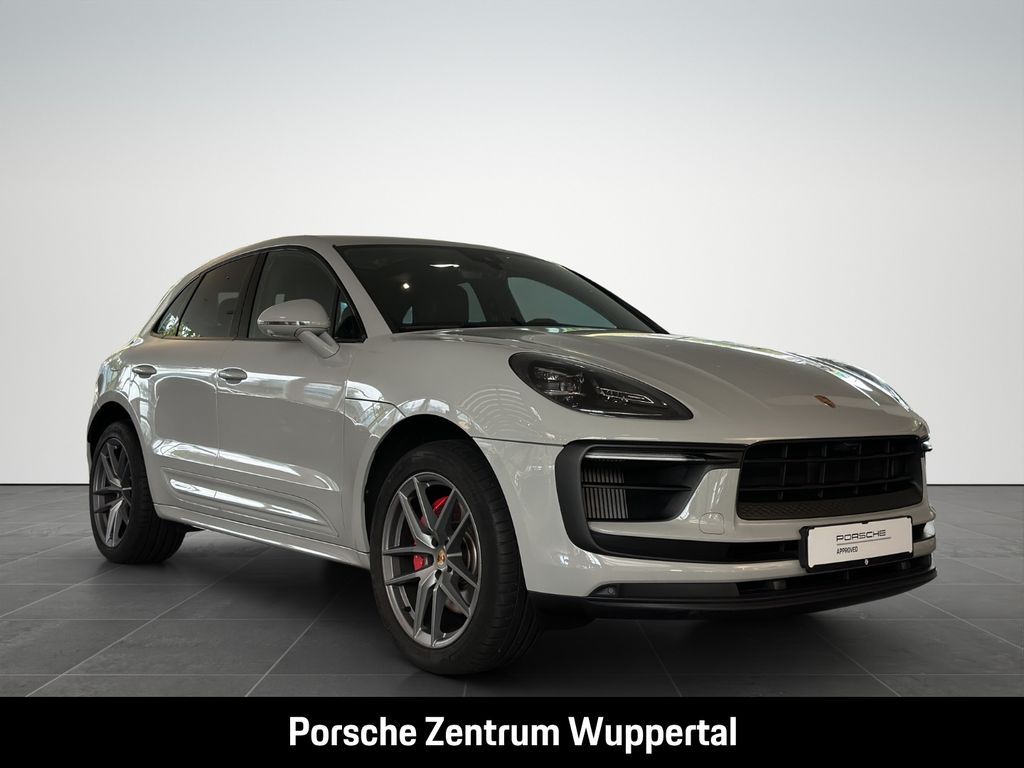 PORSCHE Macan 2023
