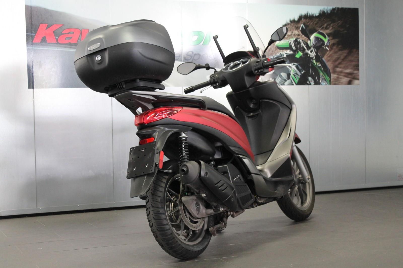 Piaggio Madley 125
