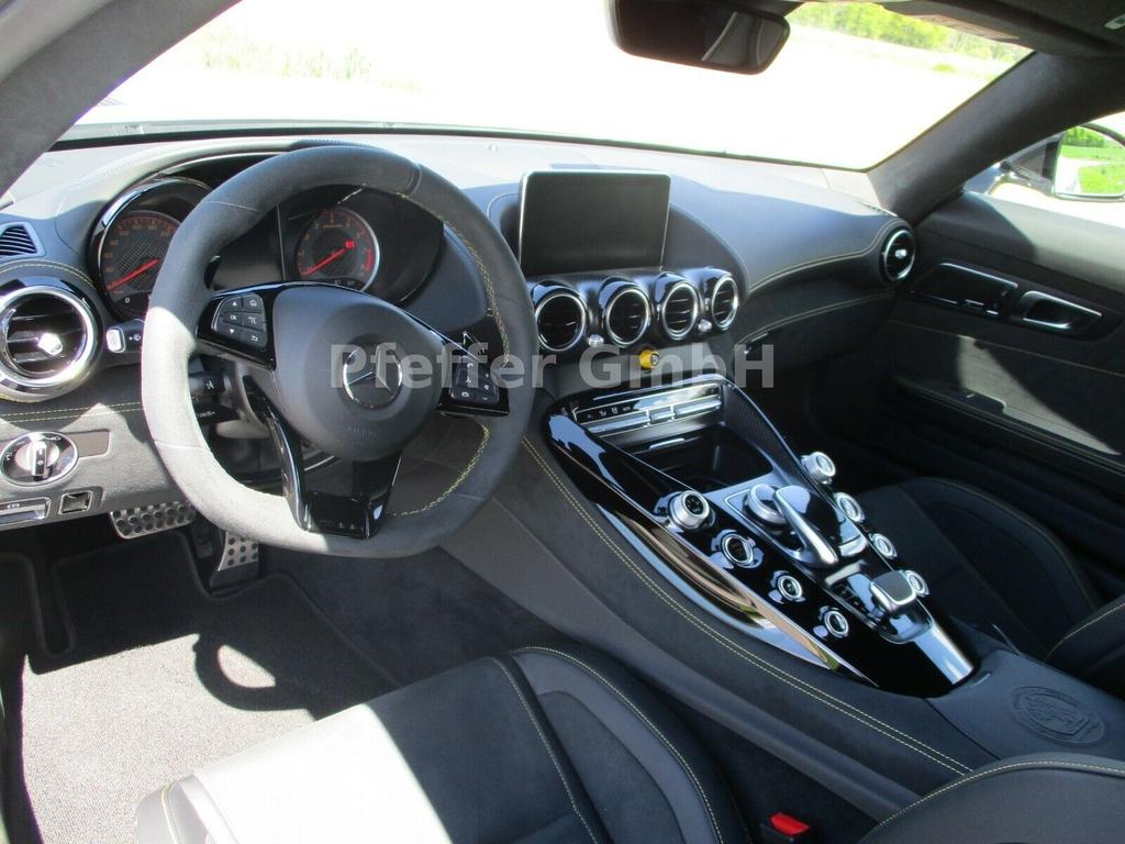 Mercedes-Benz AMG GT R