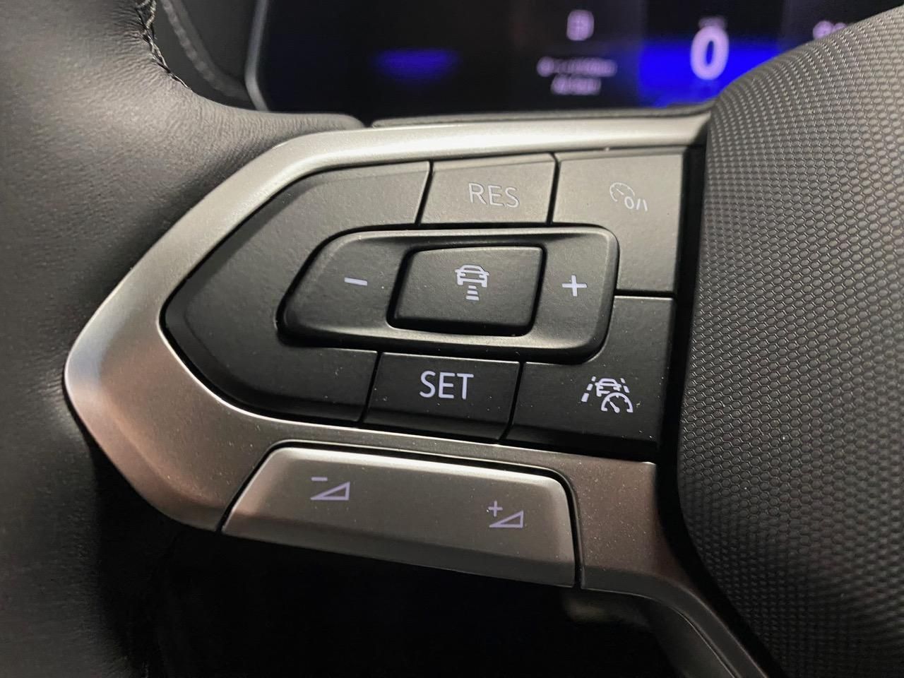 Fahrzeugabbildung Volkswagen T-Cross 1.5 TSI DSG BLACK STYLE R-Line+AHK+ACC++