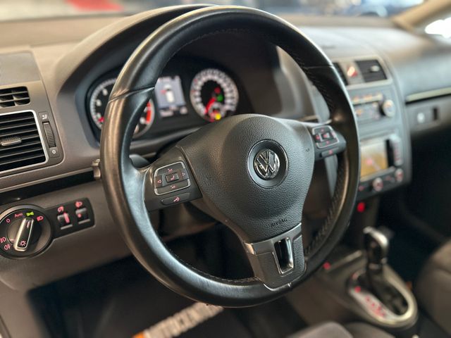 Volkswagen Touran Highline DSG *PANO*SHZ*NAVI*PDC*TEMPOMAT*