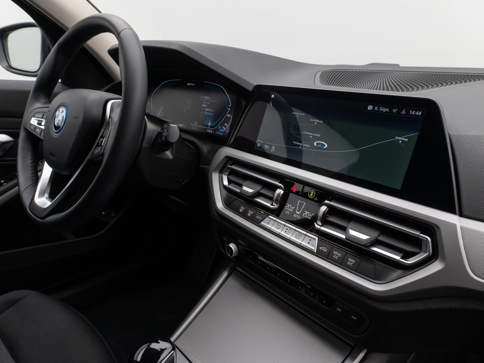 Fahrzeugabbildung BMW 330e Laser HUD DAB PDC Stop&Go Komfort Alarm
