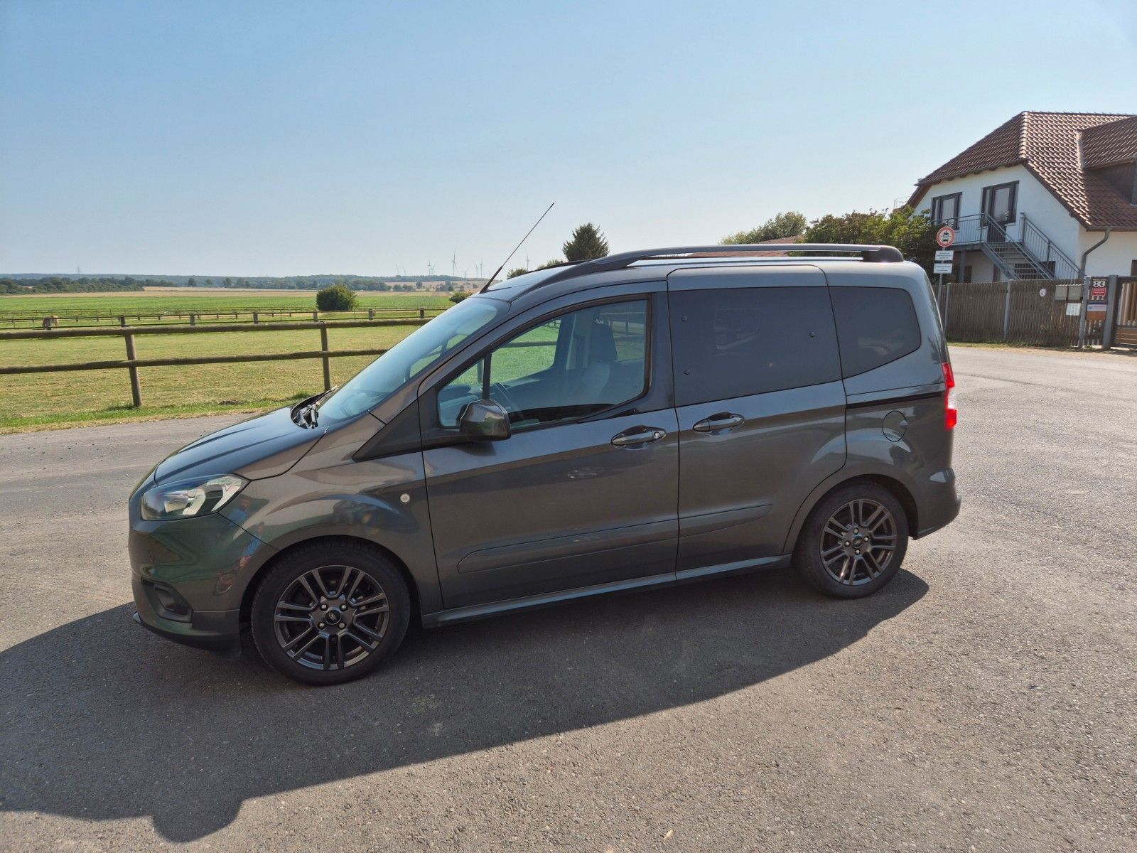 FORD Tourneo Courier