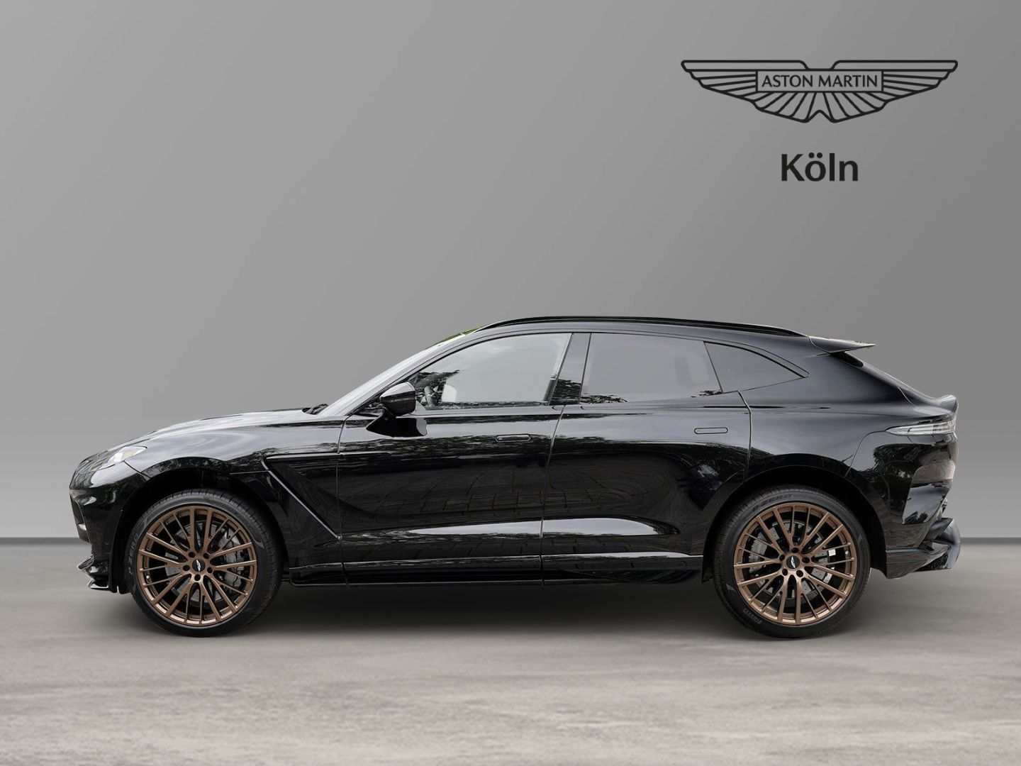 Aston Martin DBX 707 Ultramarine Black / Dark Knight foto 7