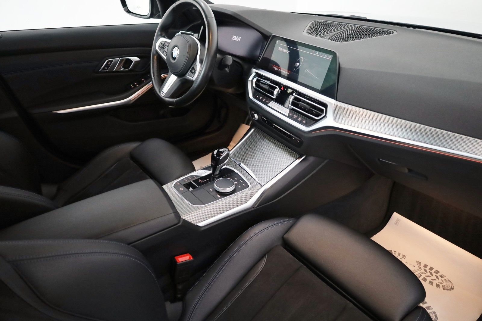 Fahrzeugabbildung BMW 330 d Lim. M Sport, T.Leder, Navi, LED, SH, SD