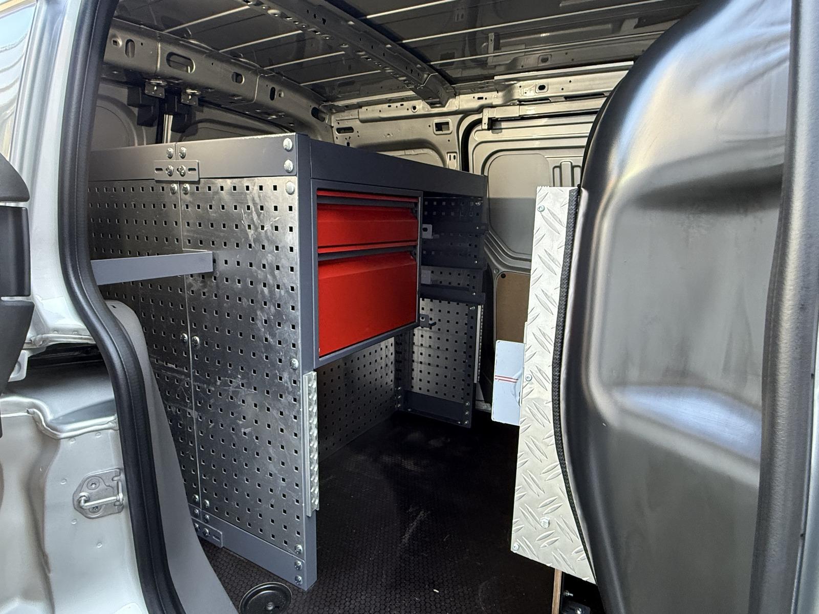 Ford Transit Connect 230 L1 *NAVI*STANDHEIZUNG*REGAL*