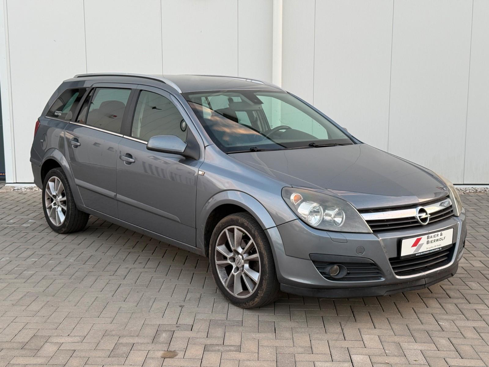 Opel Astra 2006 — салон