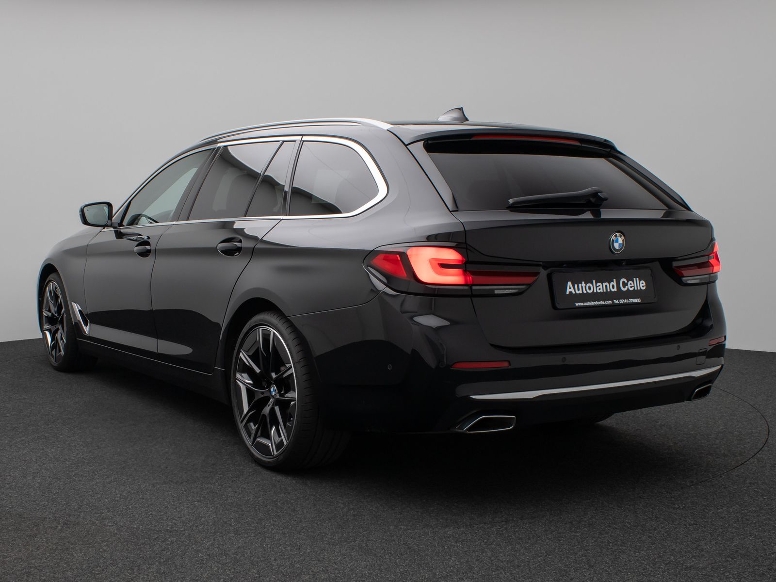 Fahrzeugabbildung BMW 520d xD LuxuryLine Panorama Laser TV HUD DAB H/K