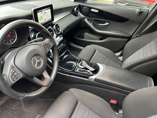 Fahrzeugabbildung Mercedes-Benz C 180 Automatik+Navi+SHZ+Allw.LM+BT+PDC+1.Hand
