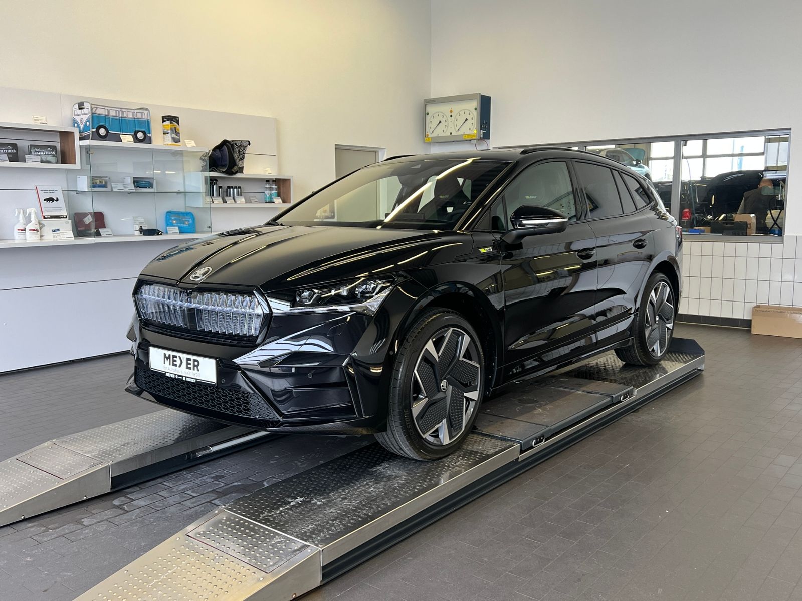 Fahrzeugabbildung SKODA Enyaq RS Lounge *AHK,Panoramadach,DCC*