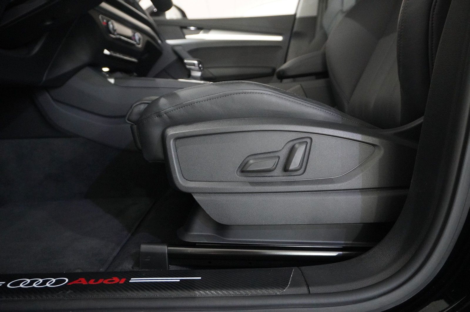 Fahrzeugabbildung Audi Q5 35 TDI ADVANCED NAVI/LED/KAMERA/VIRT/LEDER/SH