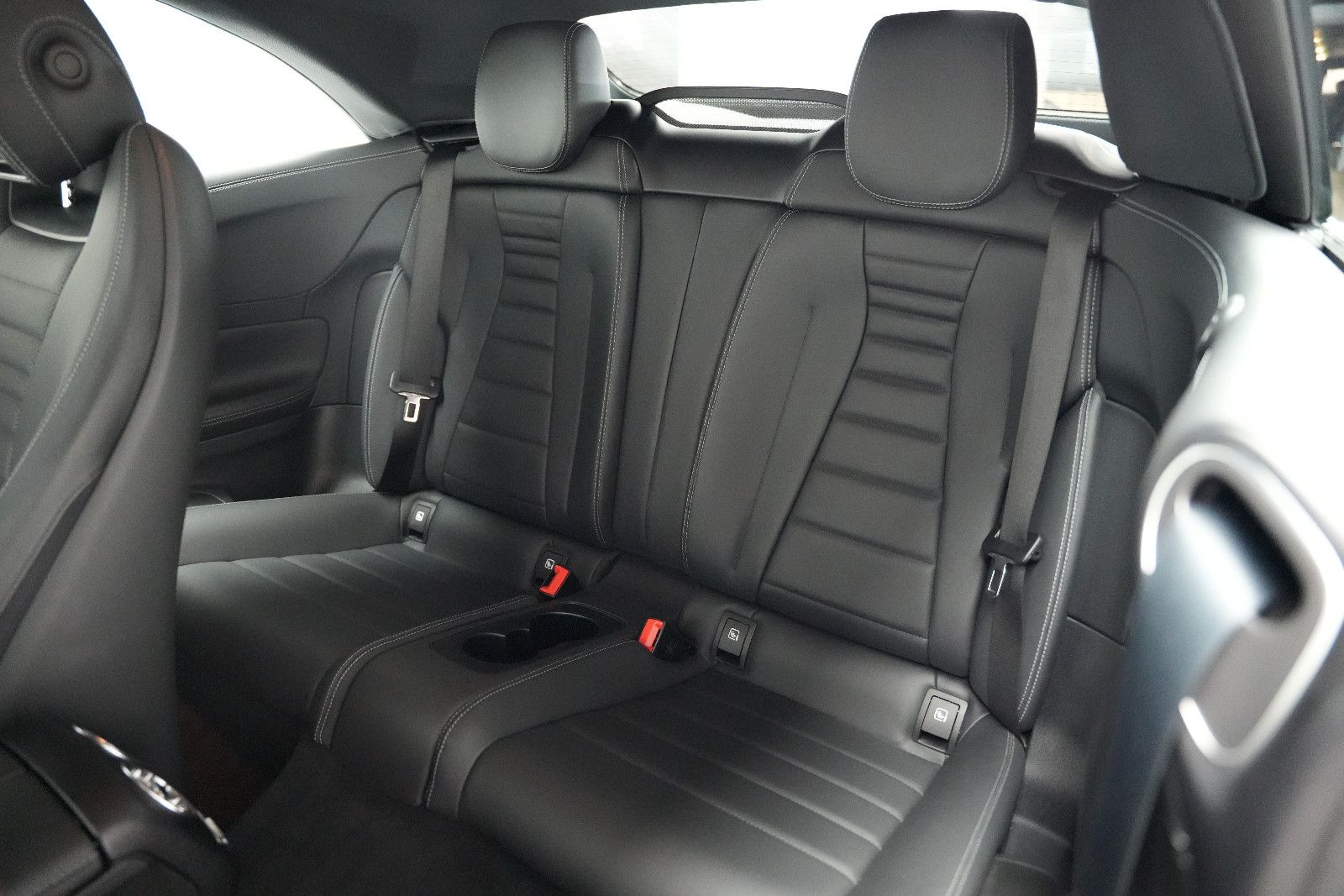 Fahrzeugabbildung Mercedes-Benz E 450 Cabrio AMG/BURMESTER/HUD/AMBIENTE/MASSAGE/