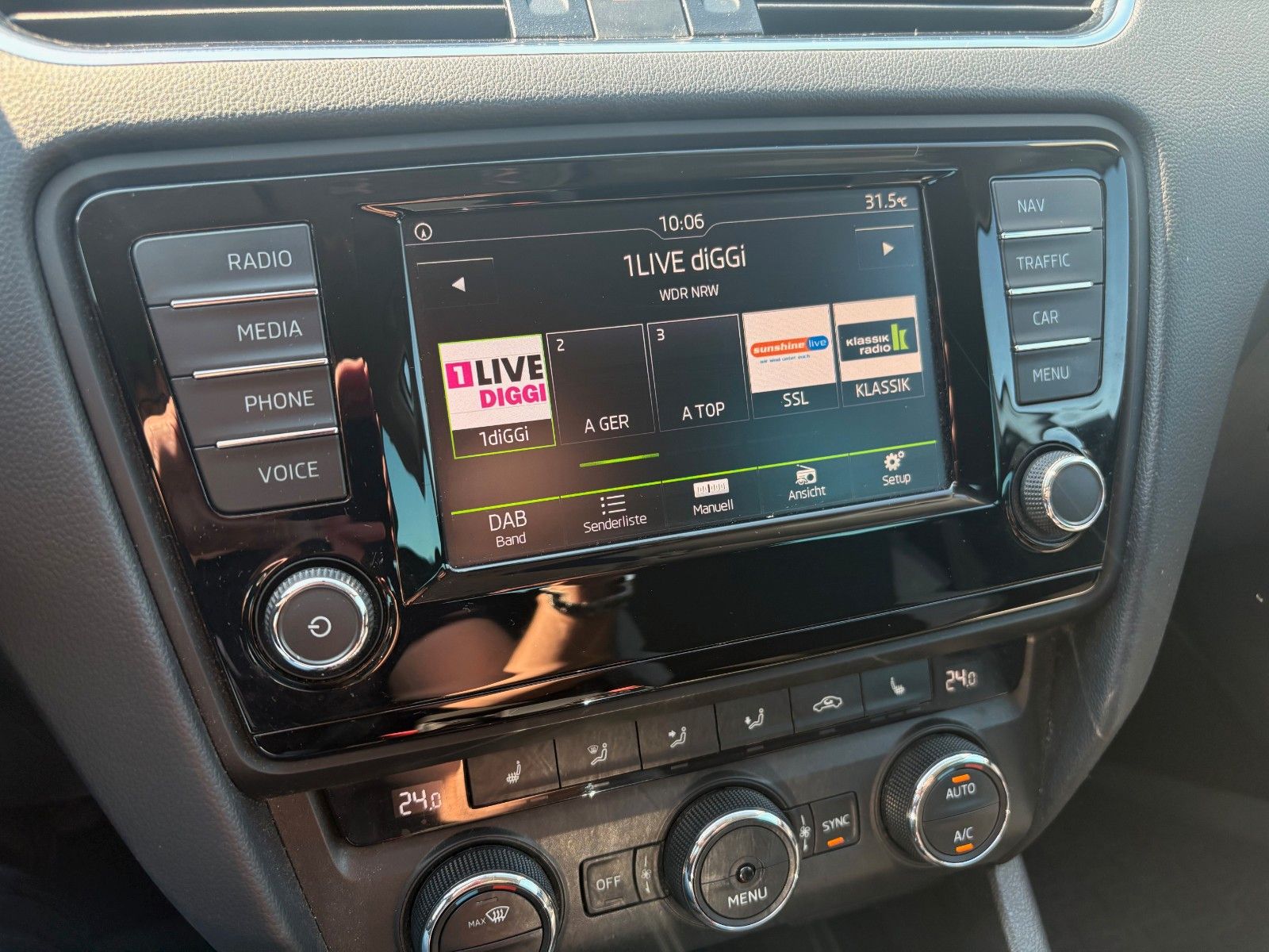Fahrzeugabbildung SKODA Octavia 2.0 TDI Combi Joy DSG Navi Xenon SCHECKH