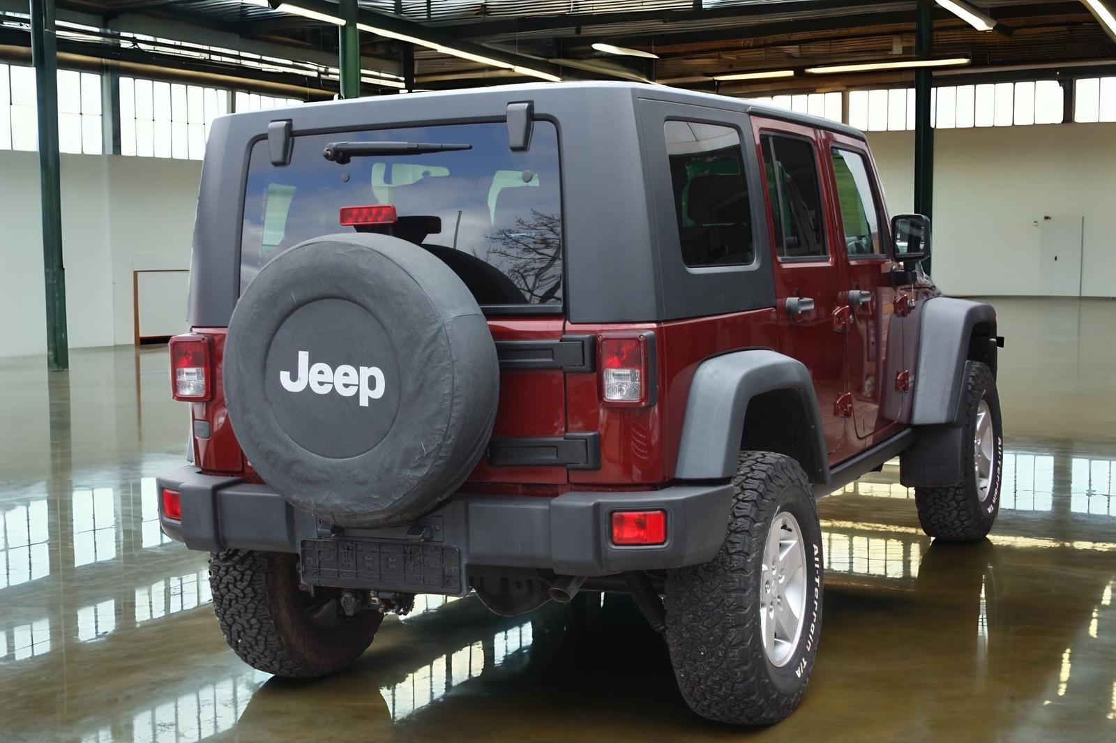 Jeep Wrangler Unlimited 2.8 CRD Sahara | 177 ch | BVA | Hard-top amovible | GPS | Apple CarPlay | Attelage | Régulateur