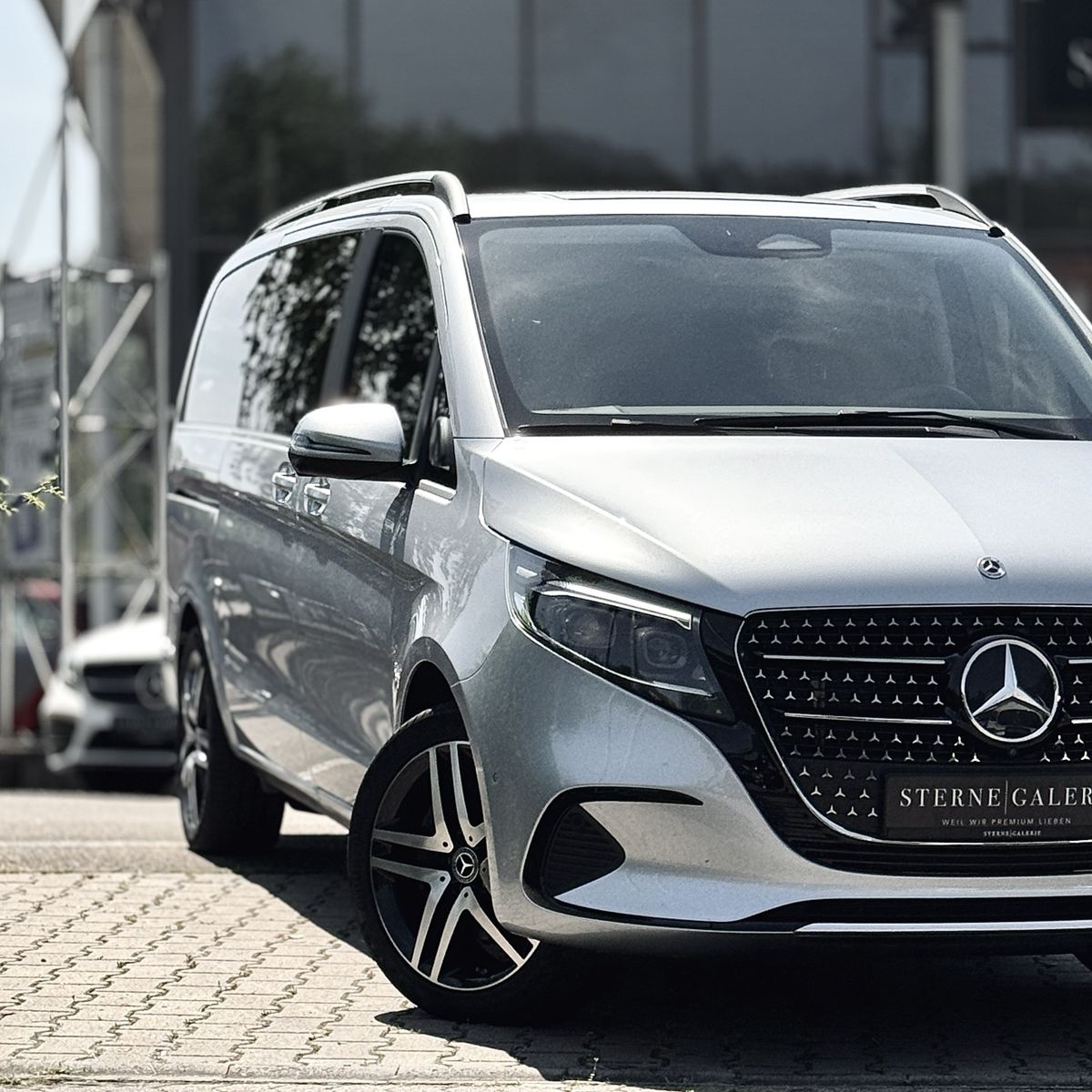 MERCEDES-BENZ V 250 D/AERO/8SITZER/360°/DISTRO/AHK/LENKRADHEI