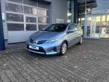Toyota AURIS 1.3 Liftback +LED+USB+Klimaauto.+ - Toyota Gebrauchtwagen in Mönchengladbach