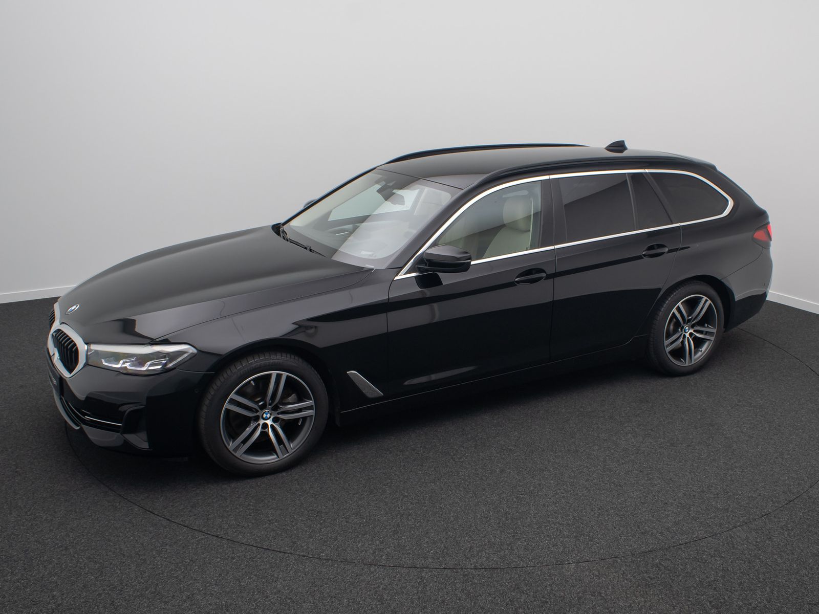 Fahrzeugabbildung BMW 520i HUD HiFi DAB Kamera Leder Alarm 4xKlima