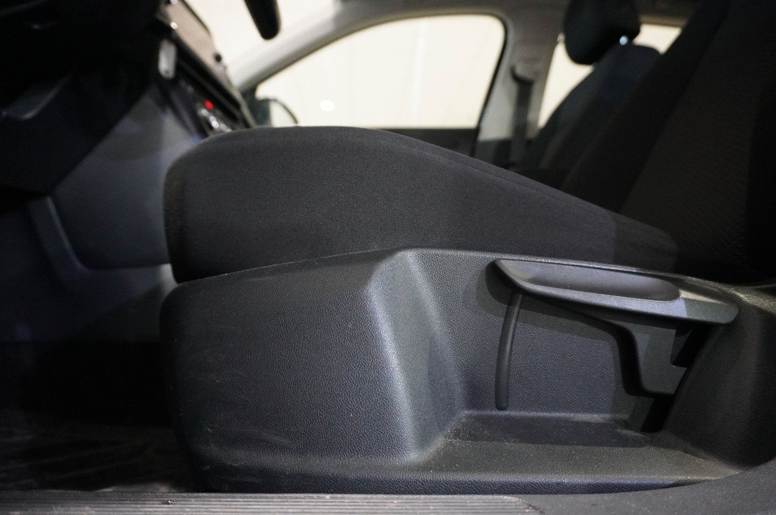 Fahrzeugabbildung Volkswagen T-Roc 1.0 TSI NAVI/LED/SHZ/PDC/NEBEL/KLIMA/DAB+