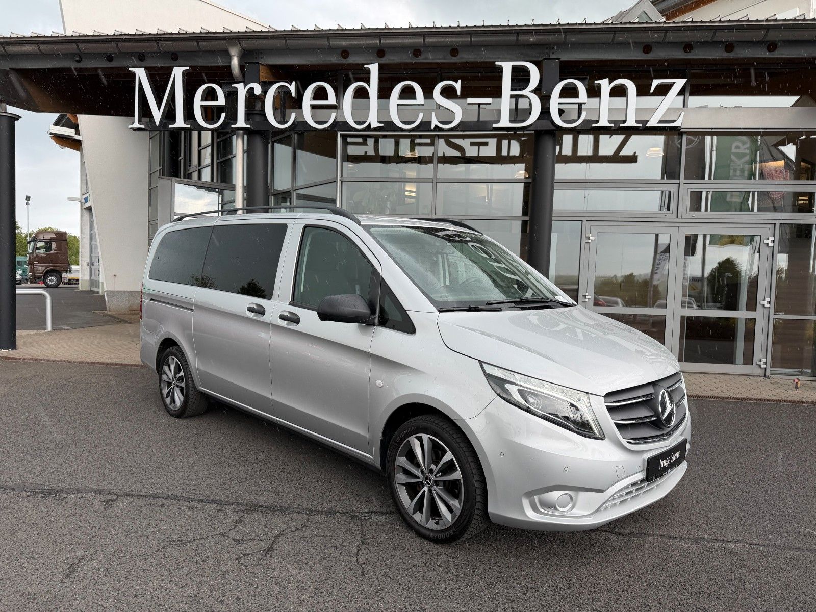 Fahrzeugabbildung Mercedes-Benz Vito 116 CDI Tourer 9G Laderampe Stdheiz LED