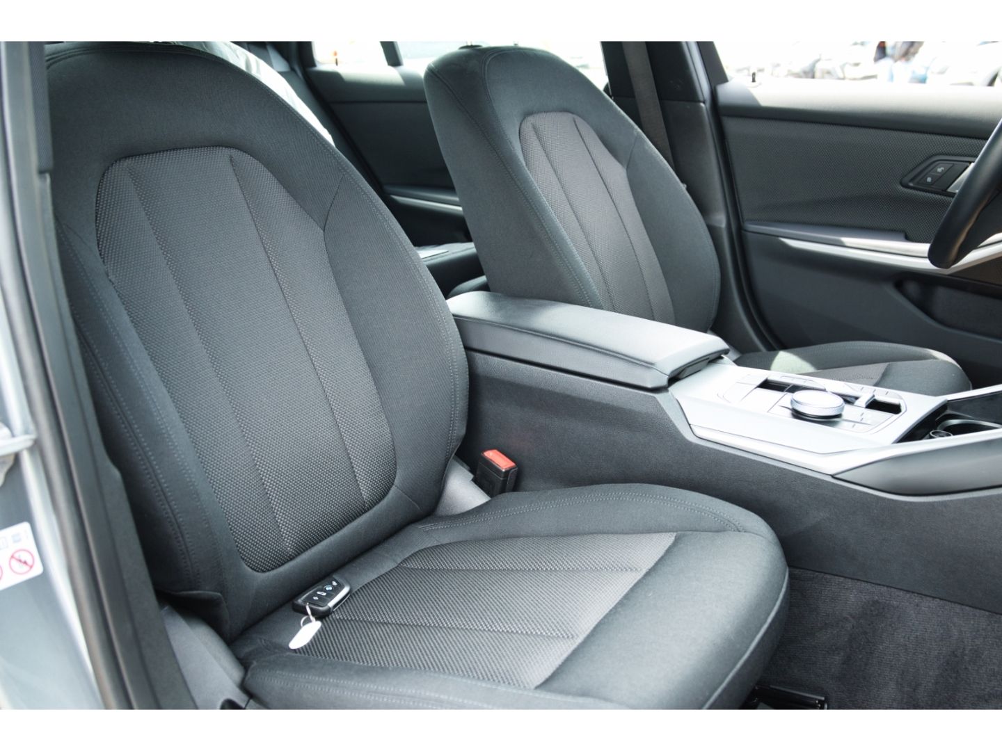 BMW 318 d Touring Navi LED ACC SHz DAB Apple CP foto 19