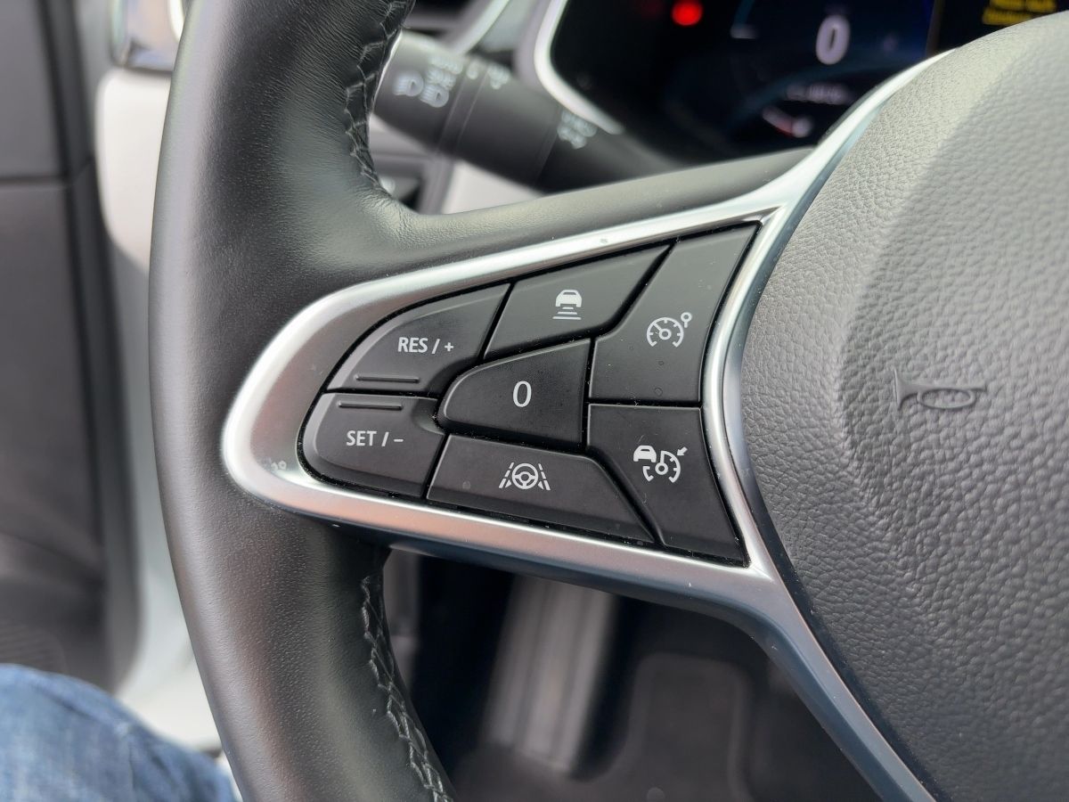 Fahrzeugabbildung Renault Captur INTENS PLUG-IN 160 LKHZ ACC SHZ Kamera