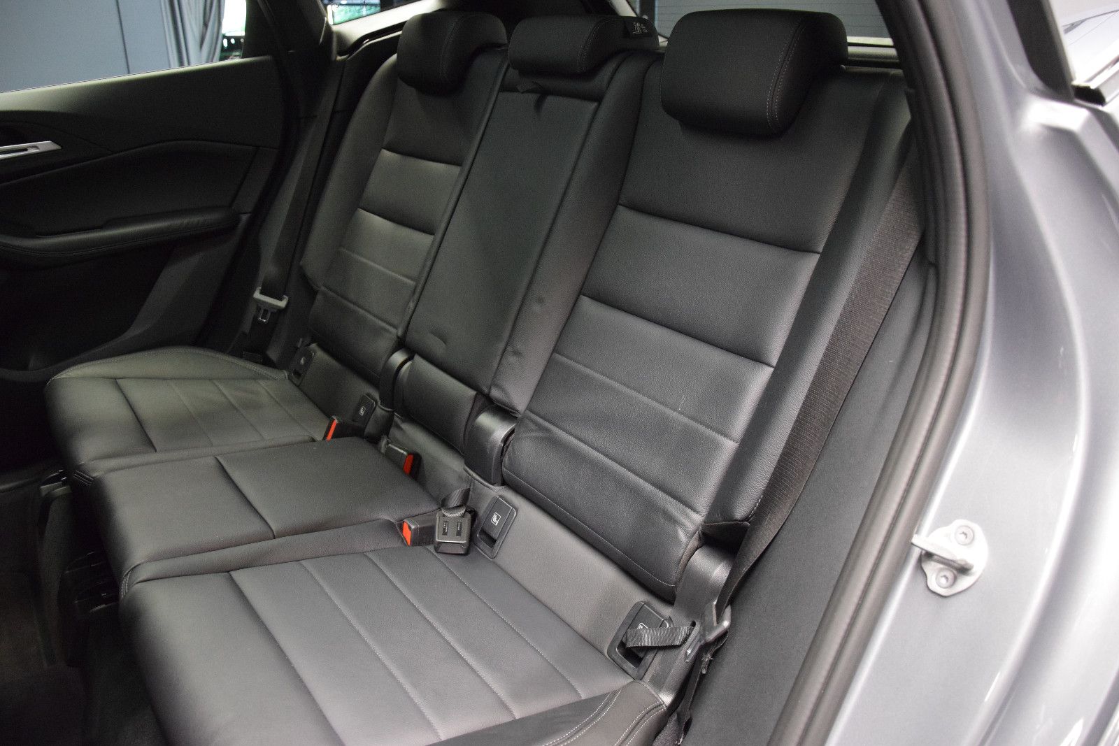 Fahrzeugabbildung BMW 218 i M Sport Active Tourer Pano Memory H K ACC