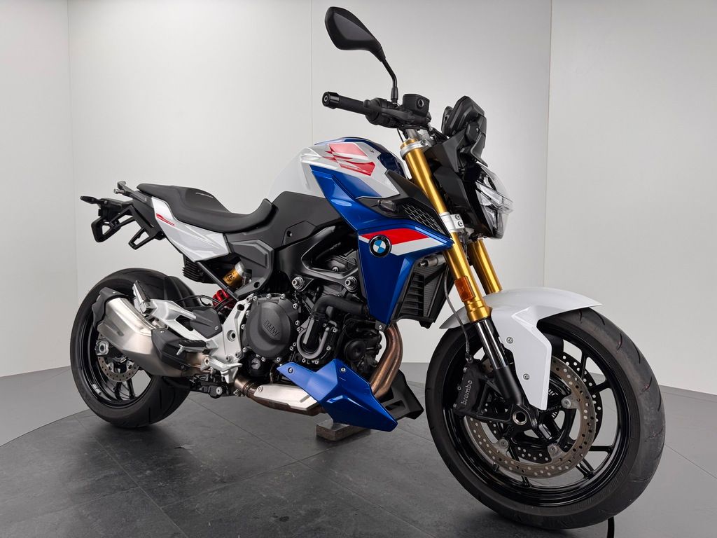 Fahrzeugabbildung BMW F900 R *NEUWERTIG *VOLL *1.HAND