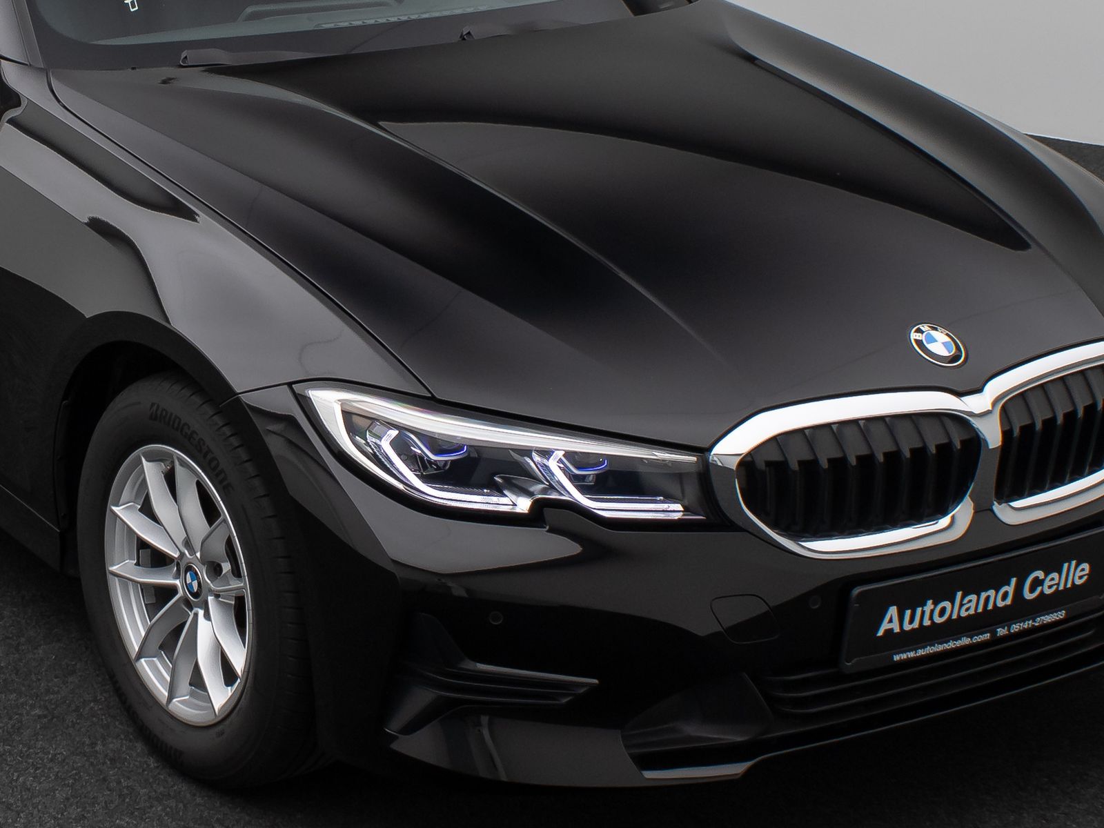 Fahrzeugabbildung BMW 320d Laser HUD DAB HiFi Komfort M Sport Alarm