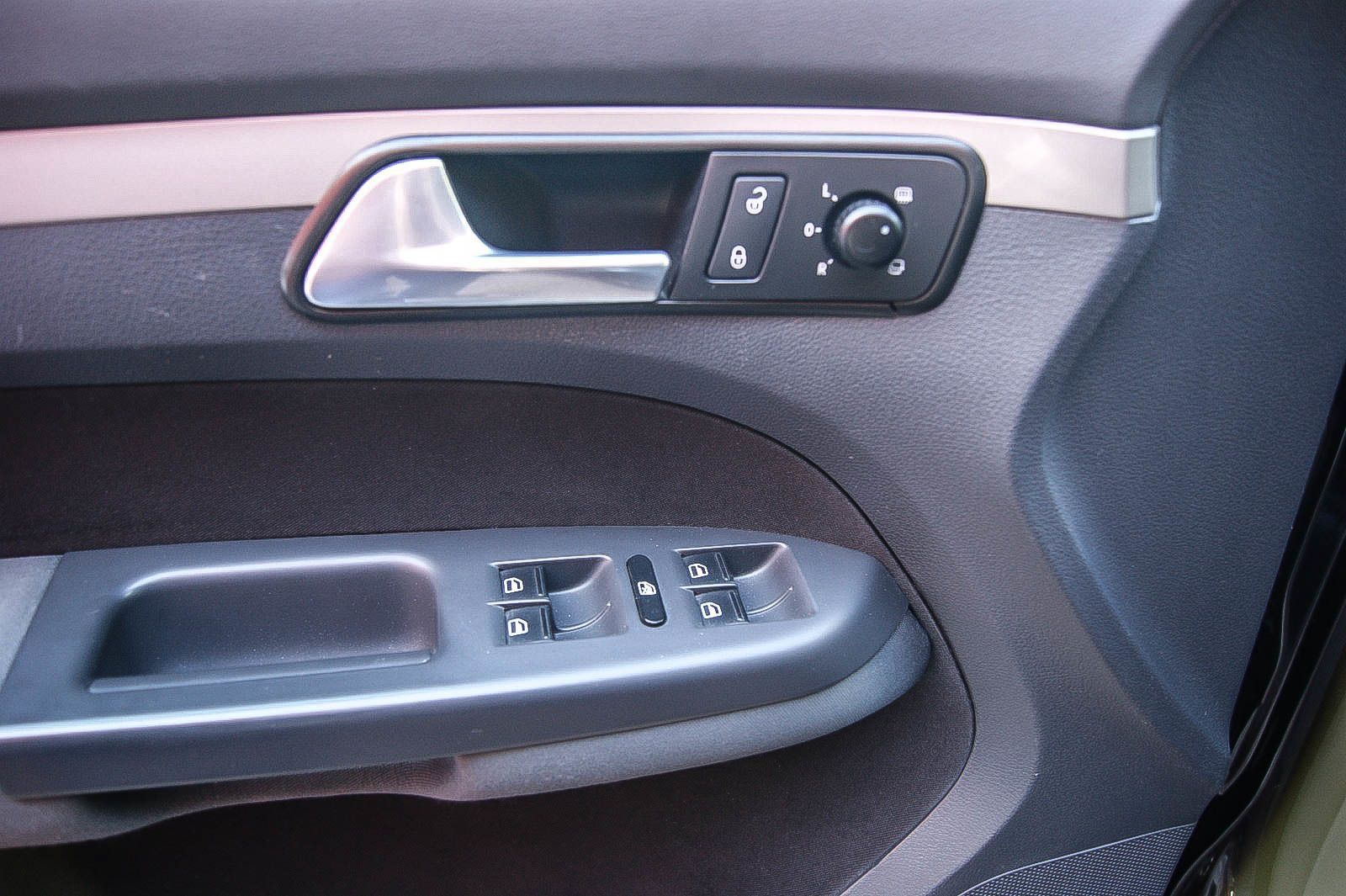 Fahrzeugabbildung Volkswagen Touran 1.4TSI DSG Highline 7-SITZE