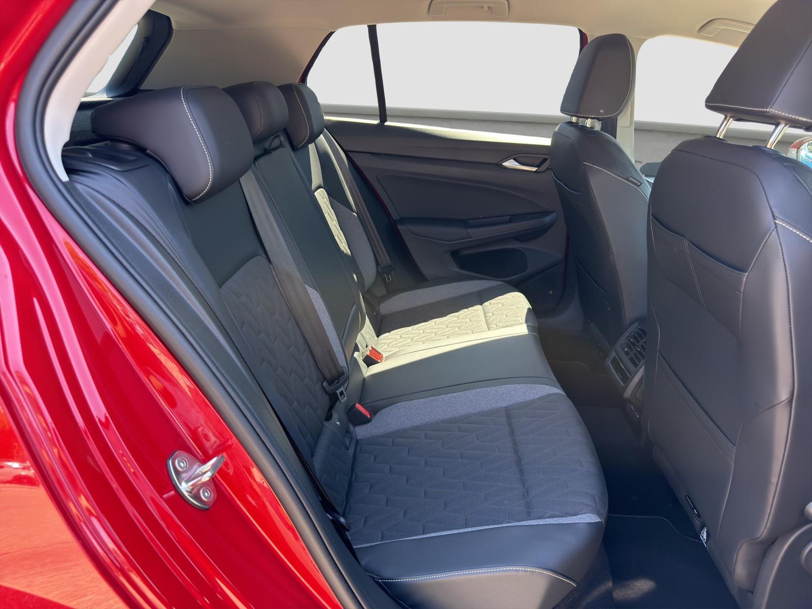 Volkswagen Golf VIII 1.5 eTSI GOAL NAVI IQlight Ambiente SH, миниатюра 16
