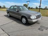 Mercedes-Benz Mercedes w124 E220, Traumzustand-Sammler,E... - gebrauchte Mercedes-Benz E 220 aus dem Jahr 1993