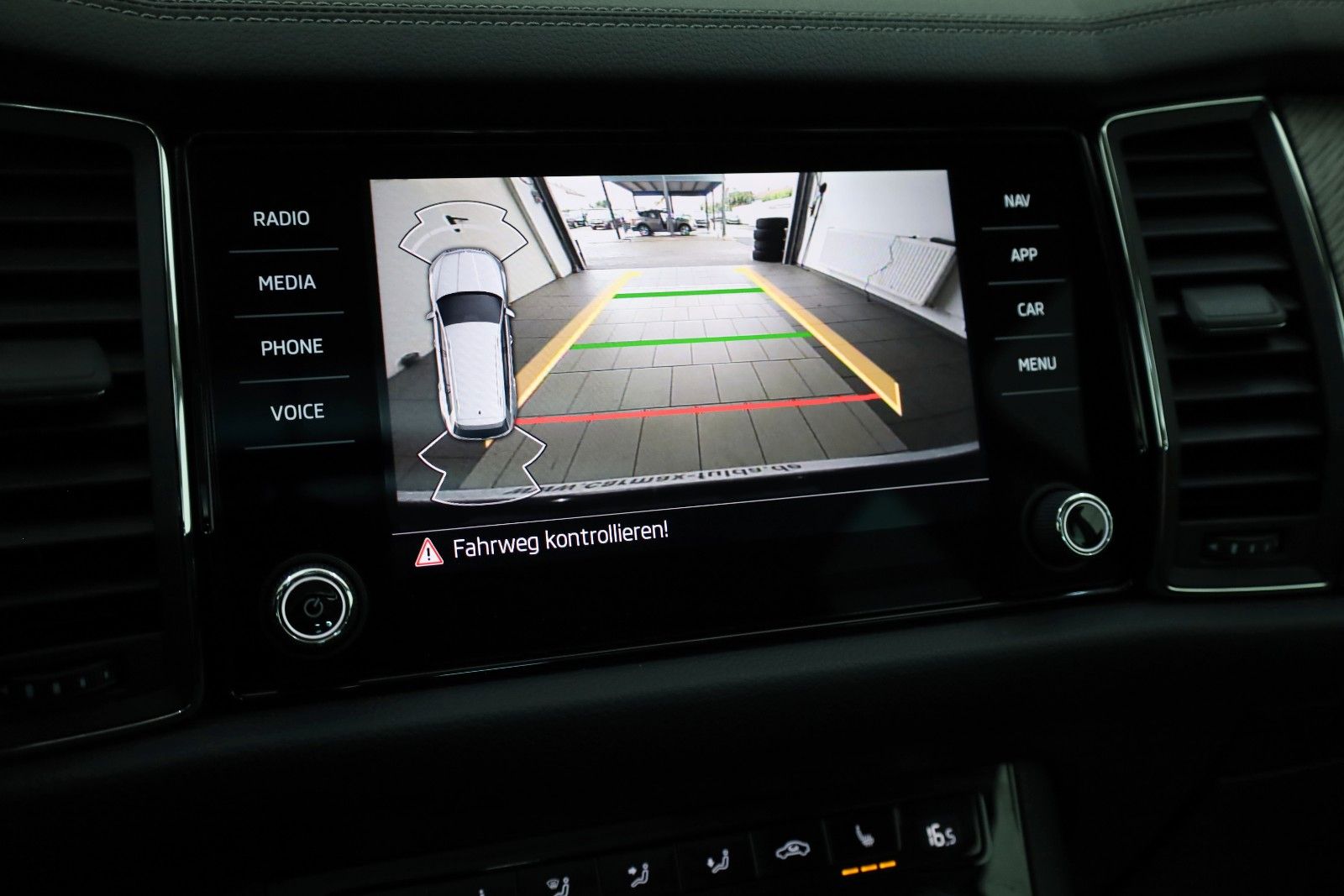 Fahrzeugabbildung SKODA Kodiaq Style DSG 4x4,Leder,Navi,LED,SH,Panorama