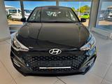 Hyundai i20 Advantage/Navi/R-Kamera/Automatik/1.Hand - Hyundai i20 Advantage mit Benzin-Antrieb