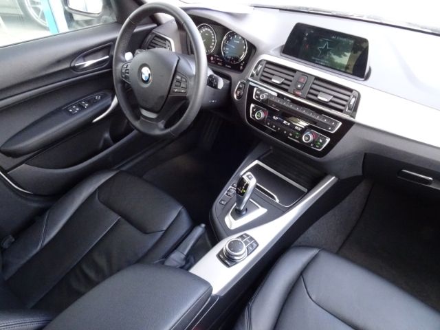 Fahrzeugabbildung BMW 120 i Advantage Autom. Navi, Leder, Sitzheizung