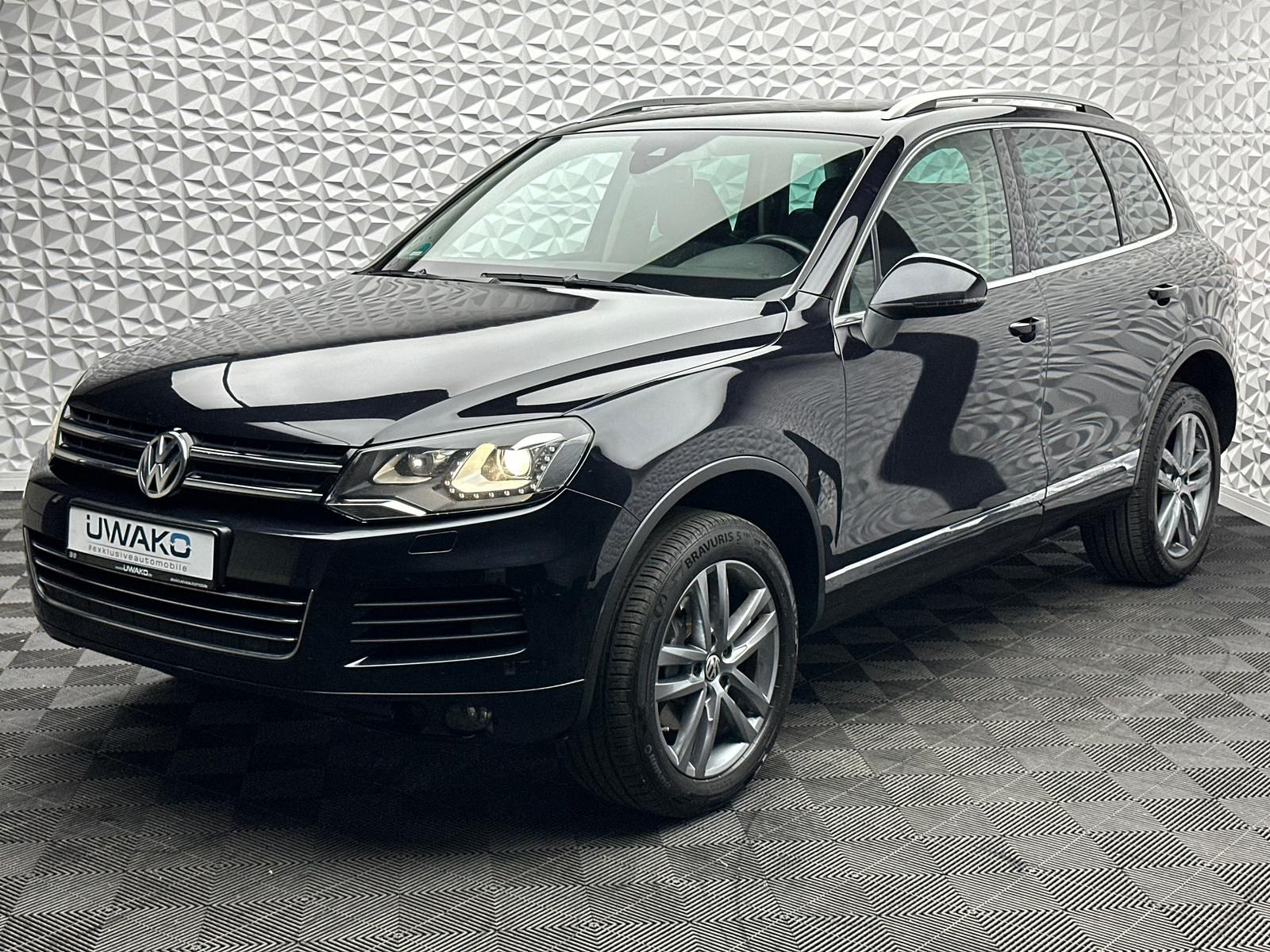 Fahrzeugabbildung Volkswagen TOUAREG 3.0TDI V6/LUFT/PANORAMA/AHK/LED/ACC/NAV