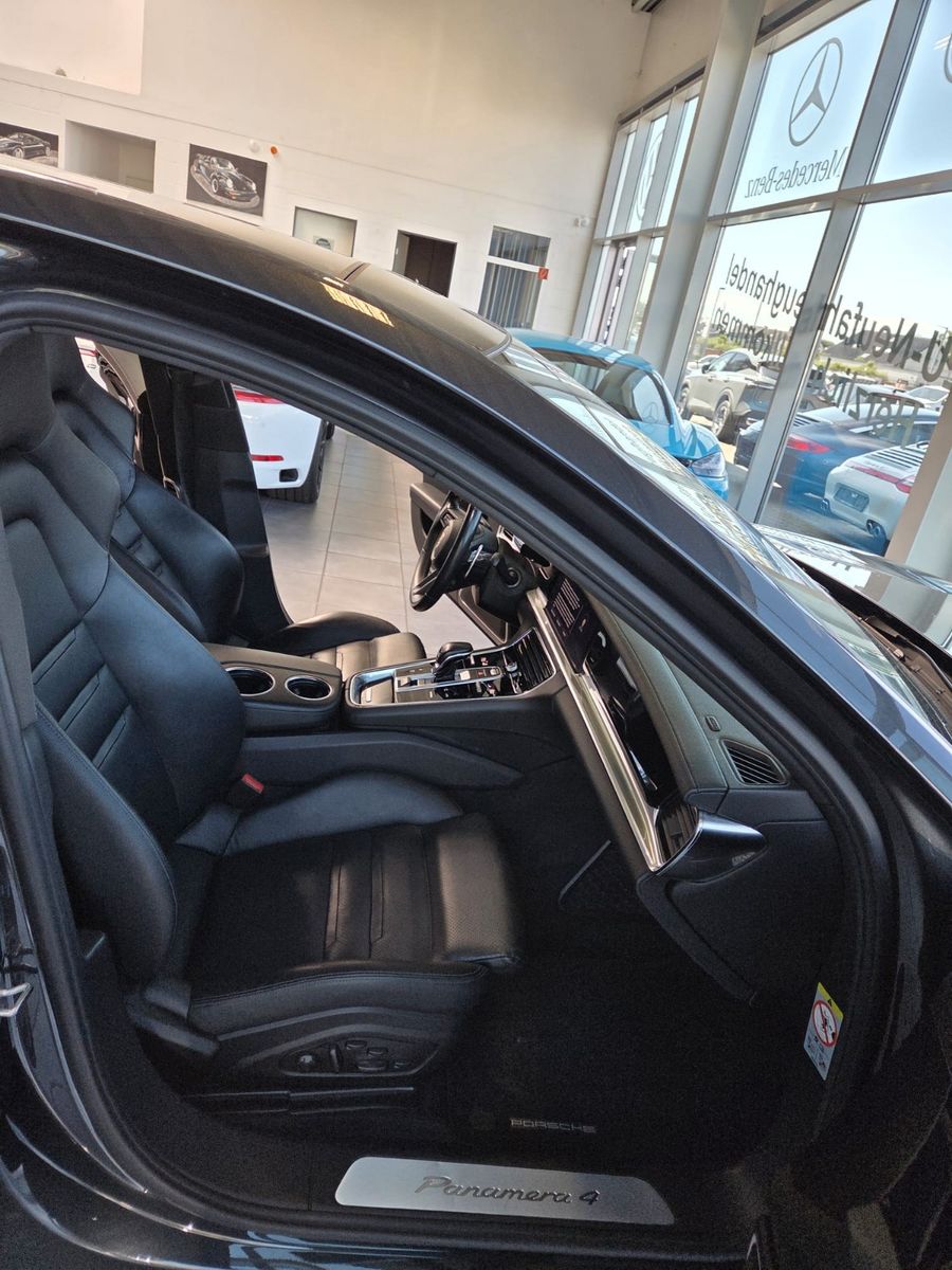 Fahrzeugabbildung Porsche Panamera 4 E-Hybrid Platinum Edition/VOLL