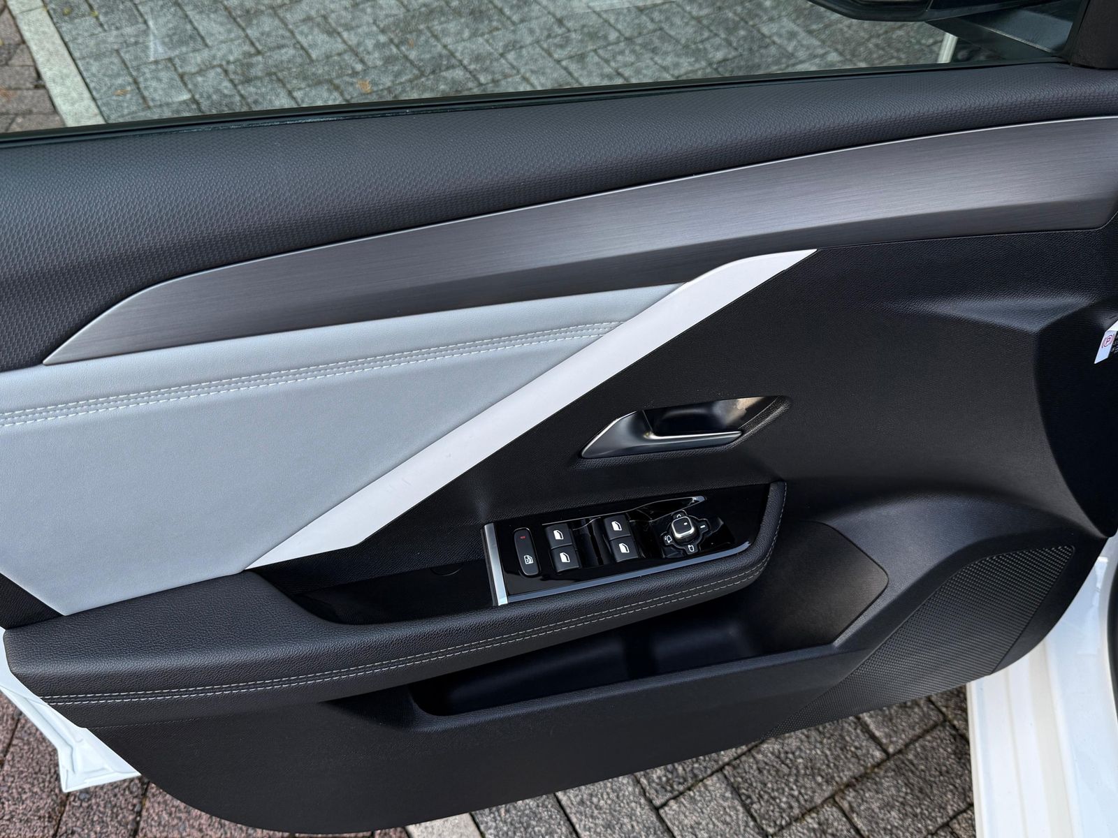 Fahrzeugabbildung Opel Astra L 1.2 Aut. Elega LED+NAV+ACC+KAM+DAB+CARPL