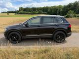 Volkswagen Tiguan Highline--4Motion--1.HAND--SCHECKHEFT VW- - Volkswagen Tiguan mit Diesel-Antrieb: Automatik