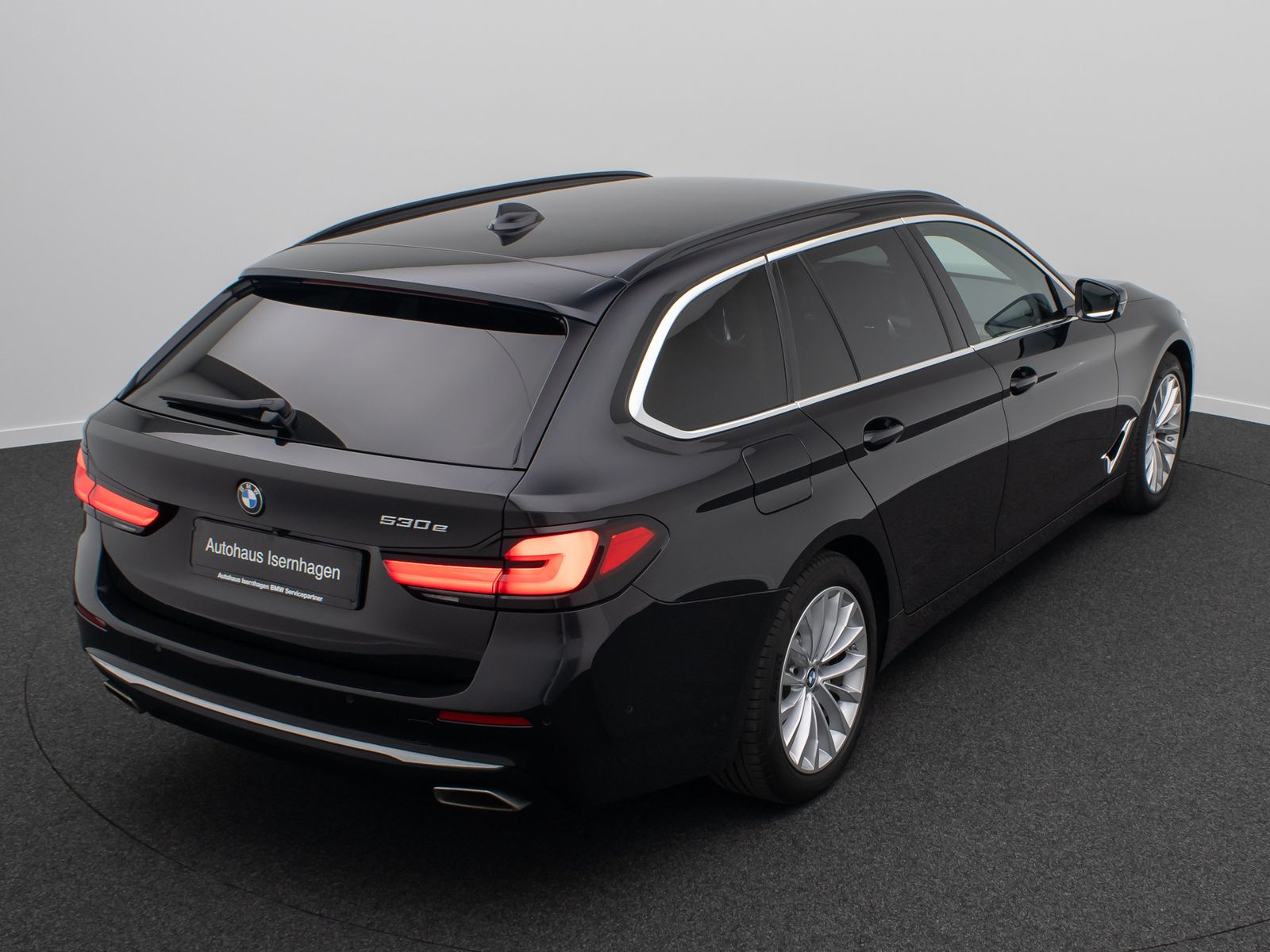 Fahrzeugabbildung BMW 530e Luxury Line 360° Laser DAB H/K SoftCl Sport