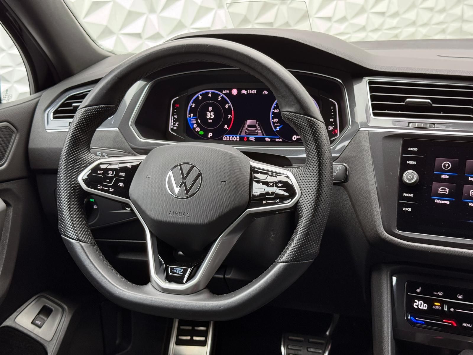 Fahrzeugabbildung Volkswagen 2.0 TSI R-LINE/4MOTION/7-SITZE/AHK/MATRIX/HUD/AC