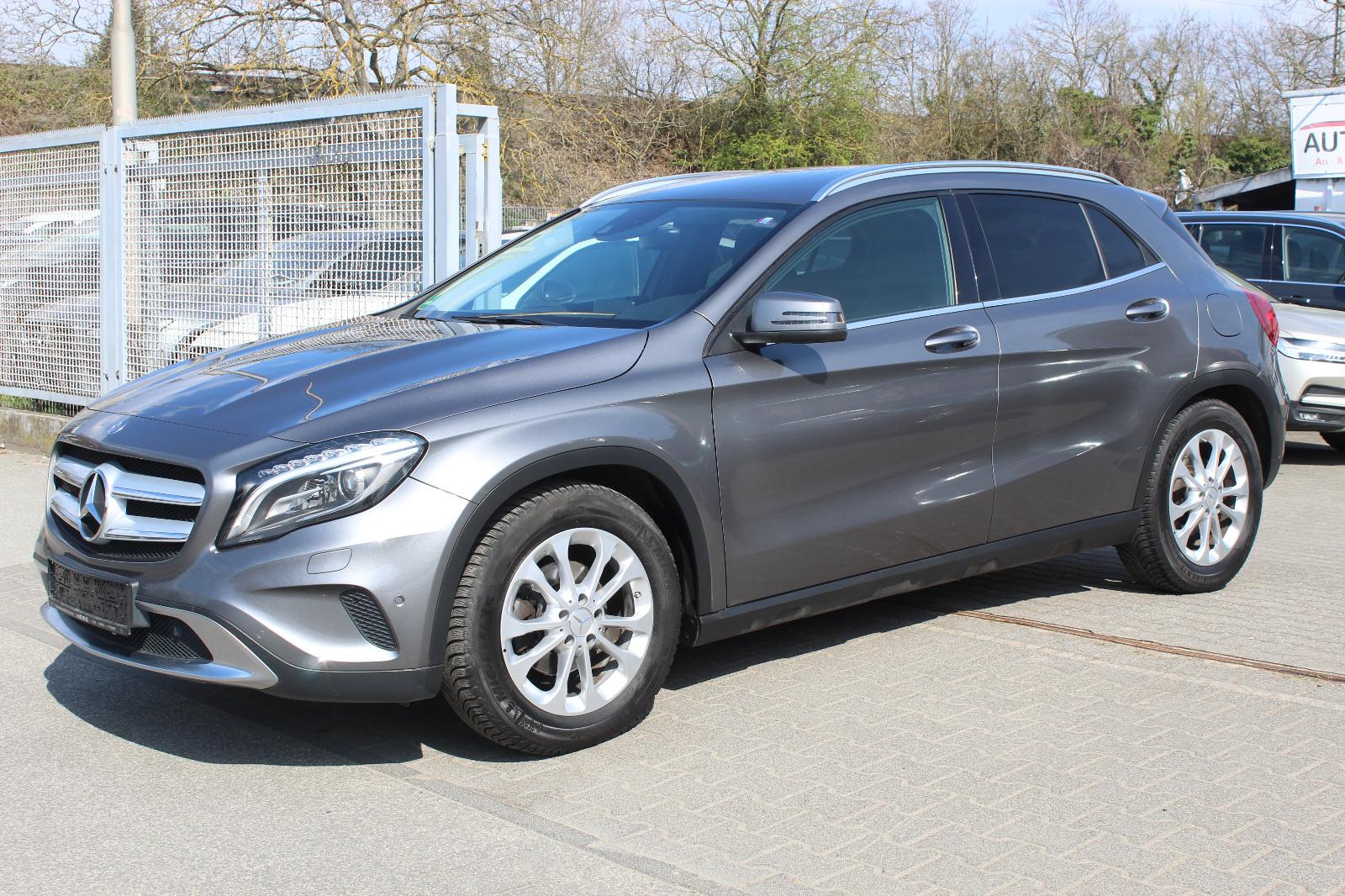 Mercedes-Benz GLA 220 CDI 4MATIC DCT Urban